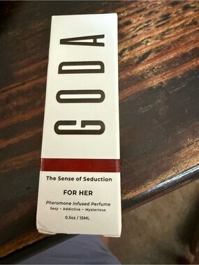 GODA The Sense of Seduction For Her Perfume - White & Burgundy Box